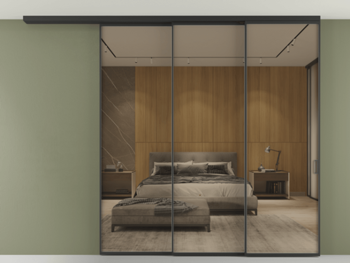 Перегородка Формато вдоль стены на потолок 3 створки с синхронным механизмом АЛПР 040.01 Алюминий Черный Рефлективное бронзовое стекло "Стопсол", калёное Цена 382832 ₽ | Volhovec